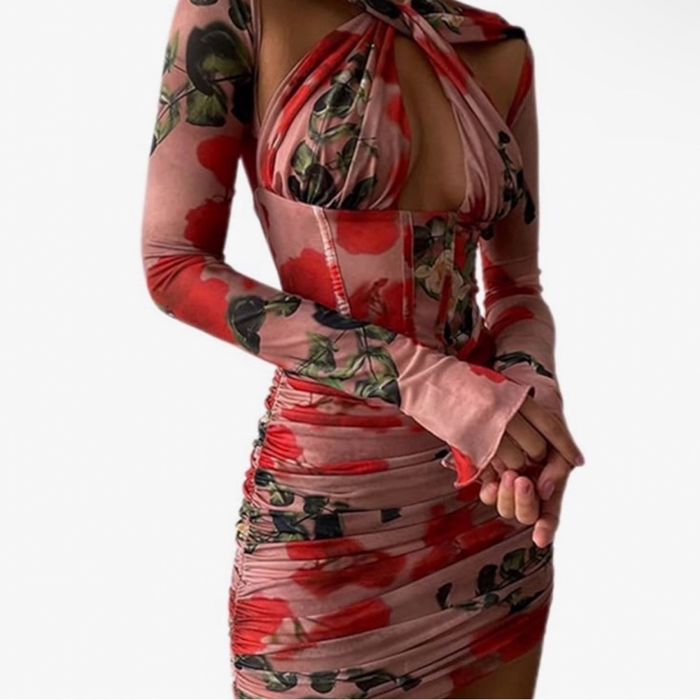 NEW Floral dress ❤️ - Picture 2 of 6